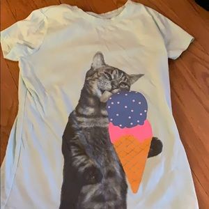 turquoise cat with ice cream shirt